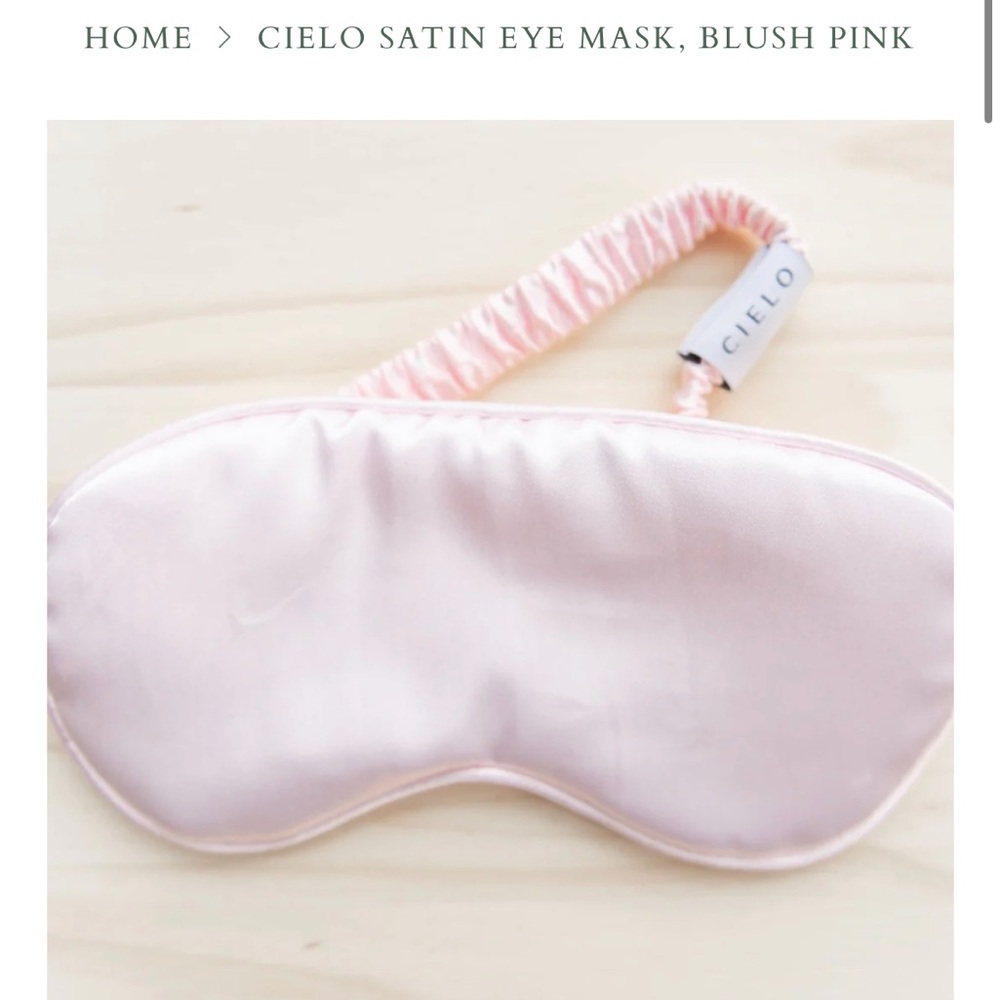 NIB Ceilo Blush Pink Satin Eye Mask 😴